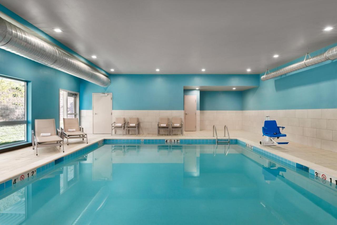 Holiday Inn Express & Suites Salisbury By Ihg Bagian luar foto