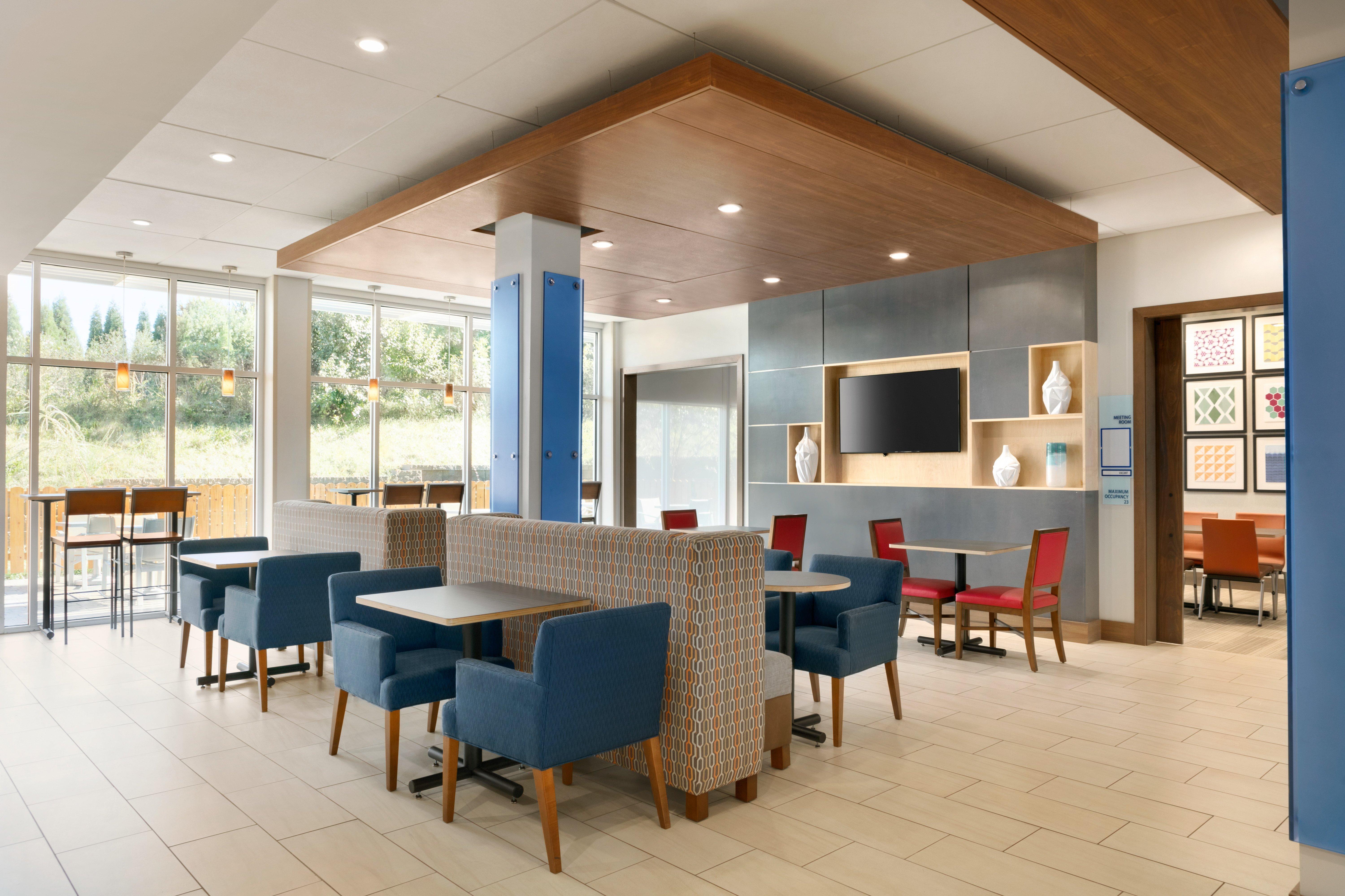 Holiday Inn Express & Suites Salisbury By Ihg Bagian luar foto