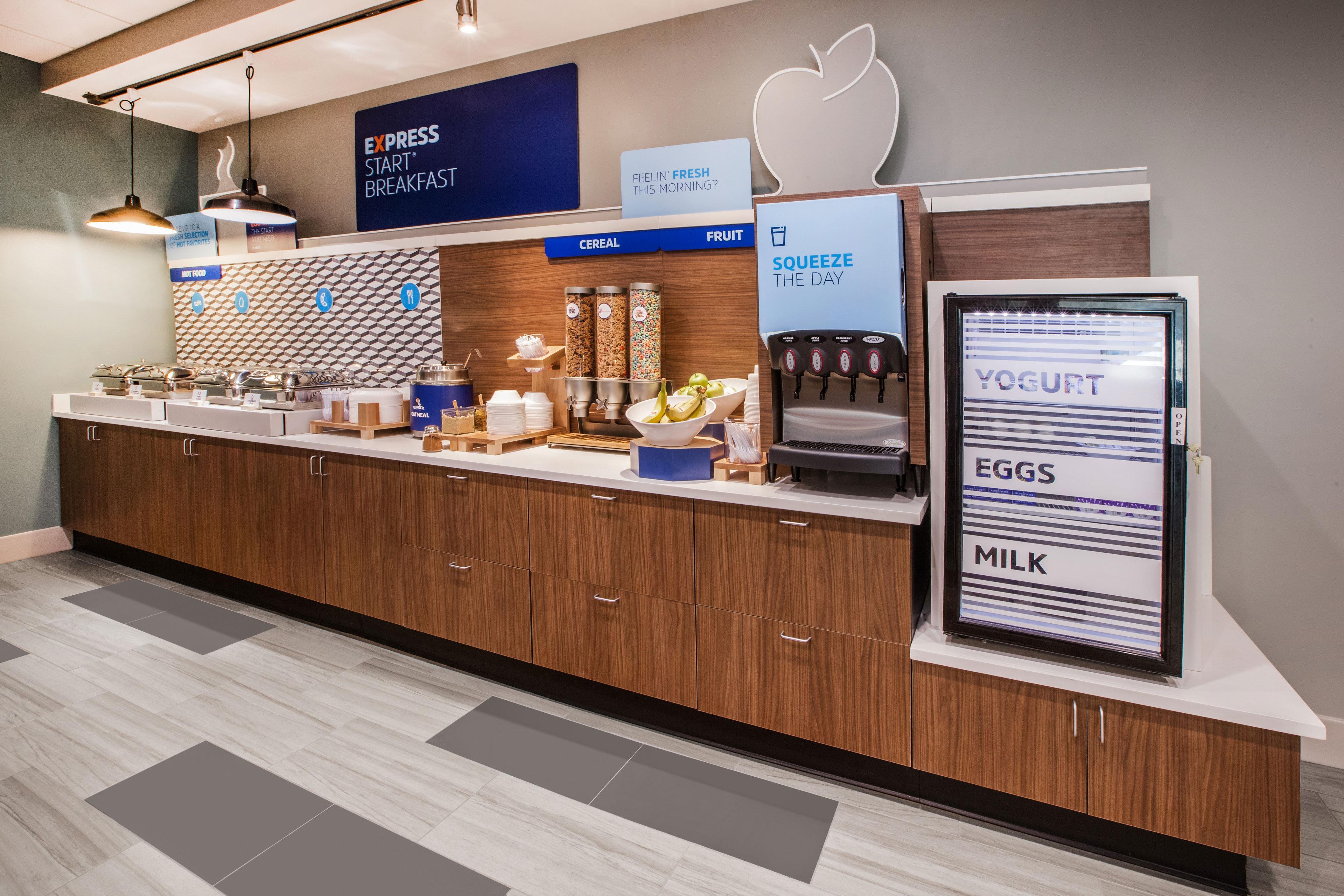 Holiday Inn Express & Suites Salisbury By Ihg Bagian luar foto