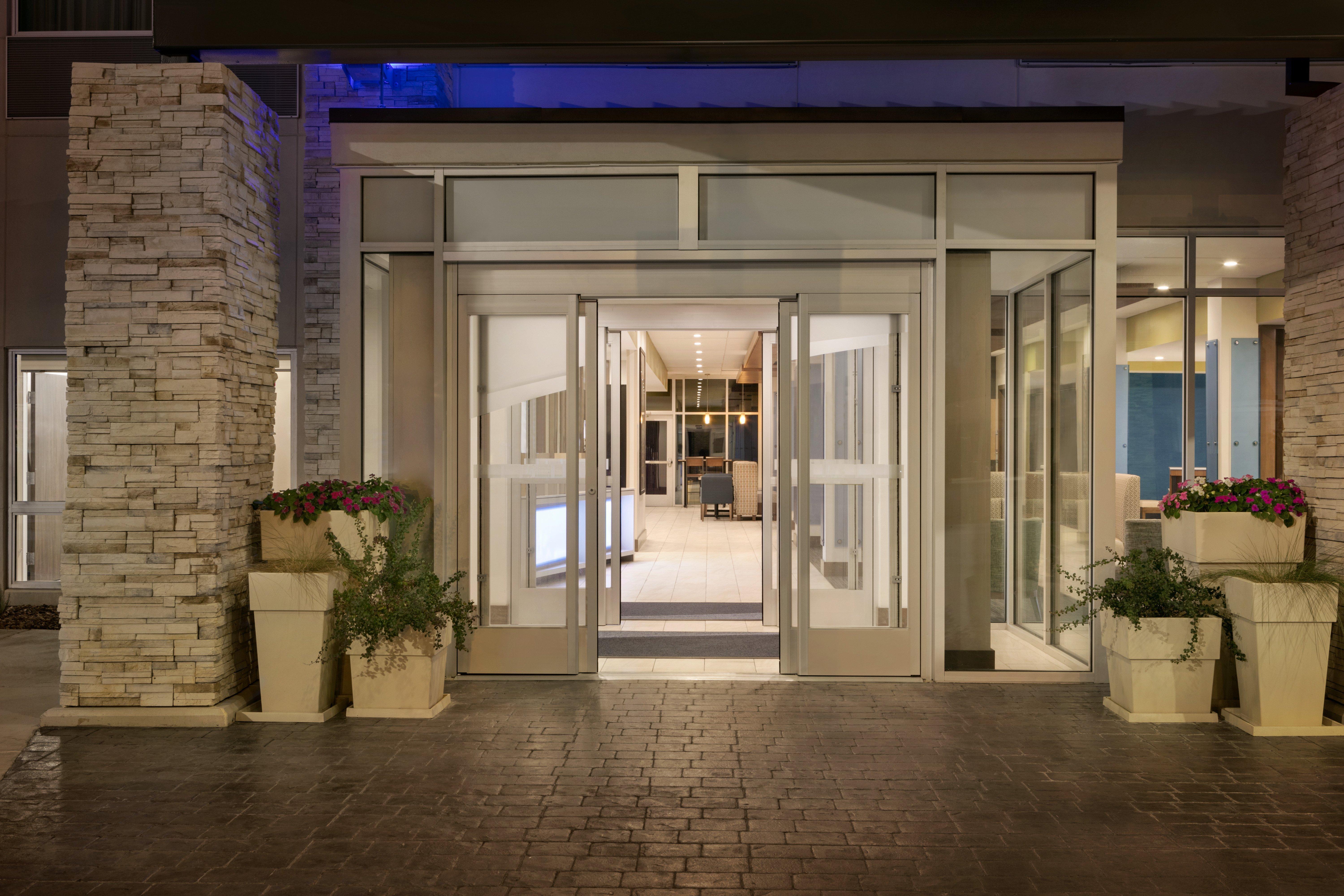 Holiday Inn Express & Suites Salisbury By Ihg Bagian luar foto