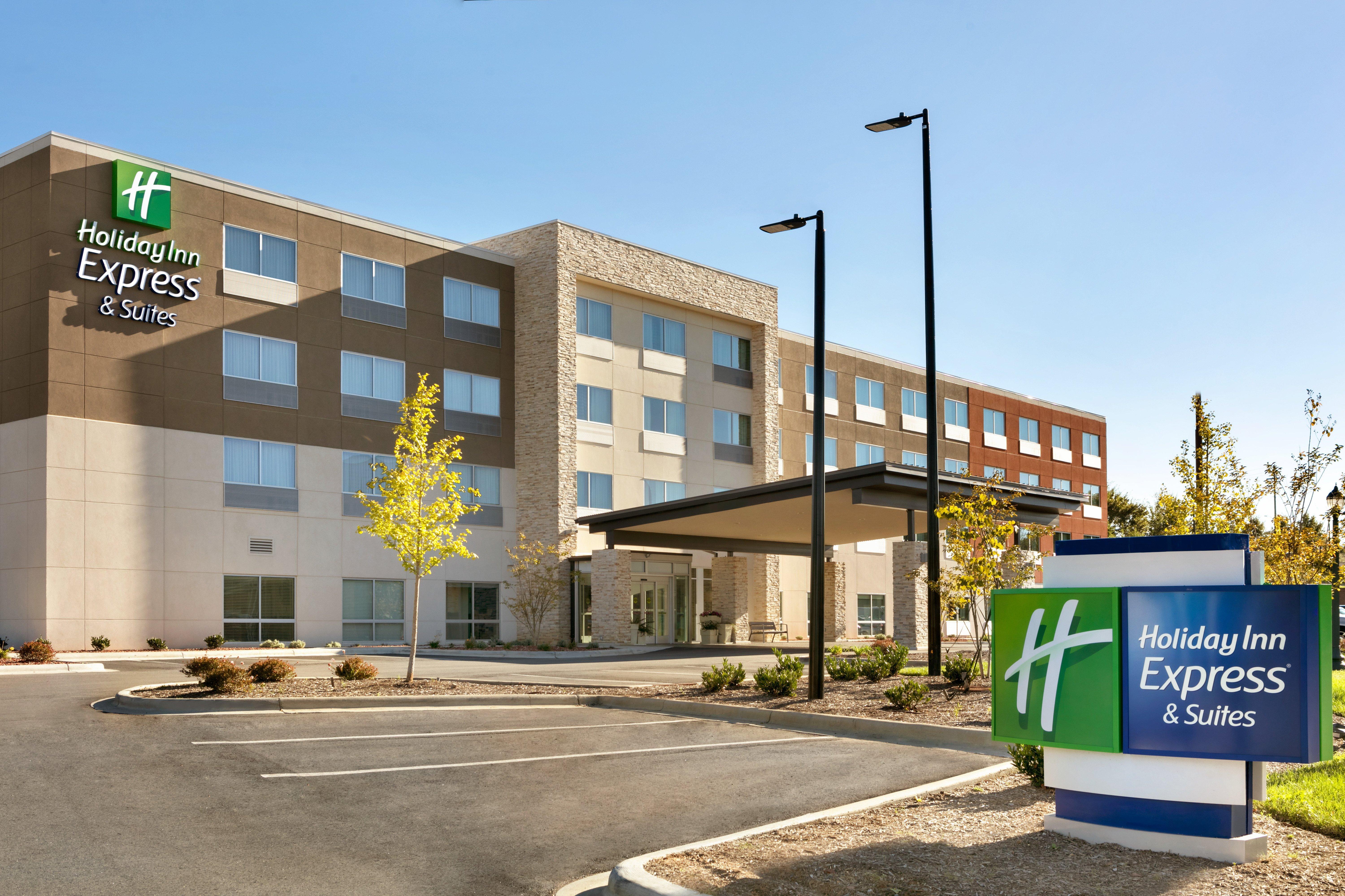 Holiday Inn Express & Suites Salisbury By Ihg Bagian luar foto