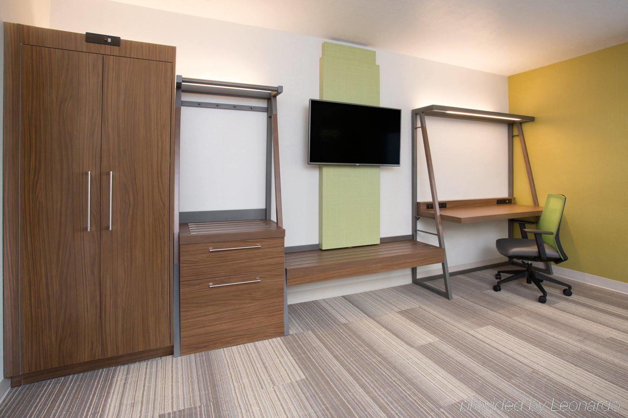 Holiday Inn Express & Suites Salisbury By Ihg Bagian luar foto