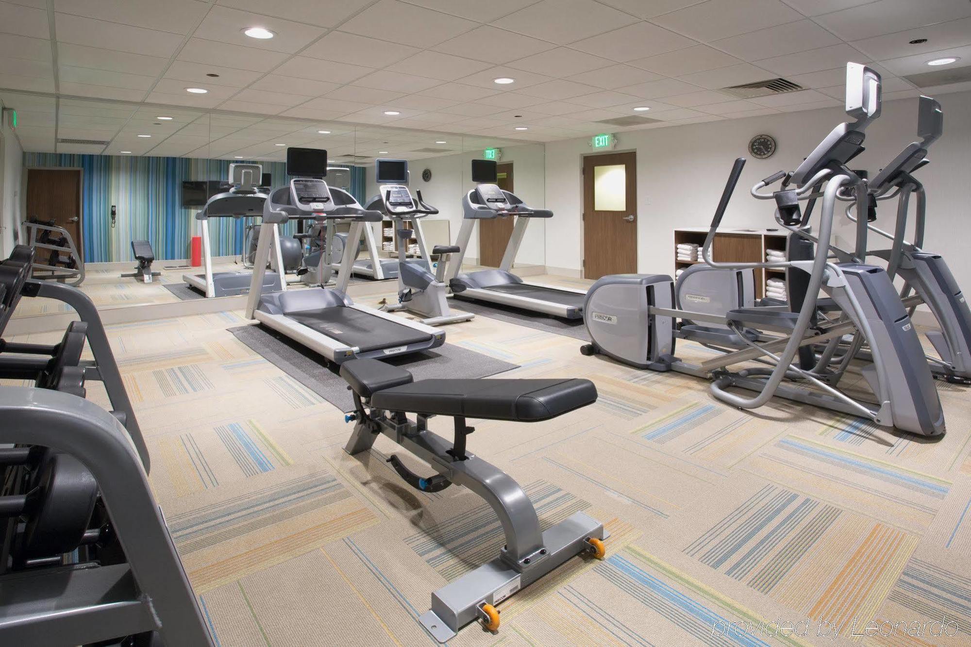 Holiday Inn Express & Suites Salisbury By Ihg Bagian luar foto